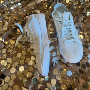 Nike suede comfort shoes